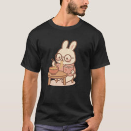 Kawaii Bunny Reading & Eating Ramen - Gemütliches  T-Shirt