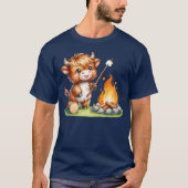 Kawaii Camping Highland Cow Roasting Marshmallows T-Shirt (Vorderseite)