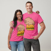 Kawaii Capybara über Burger Fun Design auf dem Gru T-Shirt (Unisex)