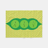 Kawaii Erbsen in einer Hülse Fleecedecke (Vorderseite (Horizontal))