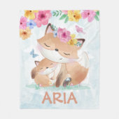 Kawaii Fox mit Blume mit Individuelle Name Fleecedecke (Vorderseite)