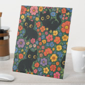 Kawaii Garden Art – Cute Black Cat Floral Pattern Sockelschild (In Situ)