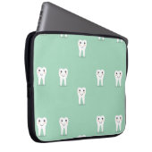 Kawaii-glücklicher Zahn Laptopschutzhülle (Vorne Rechts)