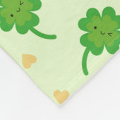 Kawaii Glücksklee Fleecedecke (Ecke)