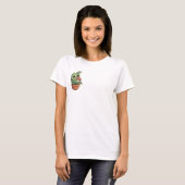 Kawaii Green Moss Creature Hugging Little Mushroom T-Shirt (Vorne ganz)