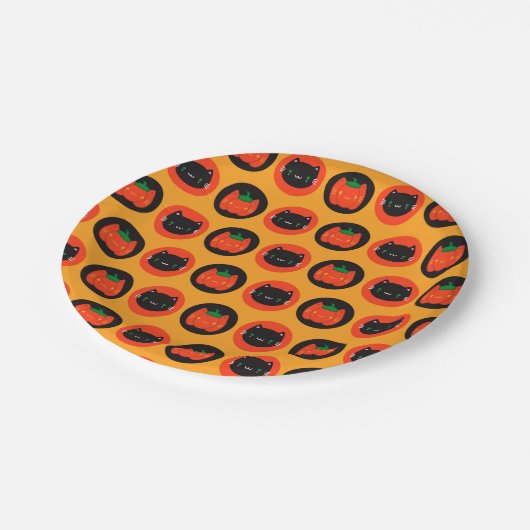 Kawaii Halloween Pumpkin Cats Pappteller (Schrägansicht)