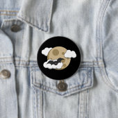 Kawaii Happy Bat Flying on Full Moon Button (Beispiel)