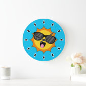 Kawaii Happy Sun mit Sonnenbrille Große Wanduhr (Zuhause)