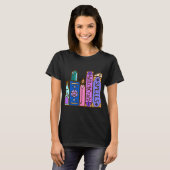 Kawaii-Hexerei-Bücherregal T-Shirt (Vorne ganz)