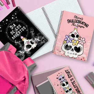Kawaii inspiriertes florales Totenkopf-Halloween-N Notizblock