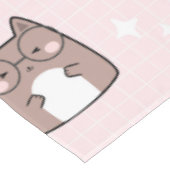Kawaii Katze im rosa Hintergrund Tischdecke (Schrägansicht)
