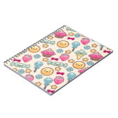 Kawaii Kindermuster mit niedlichen Gekritzeln Notizblock (Linke Seite)