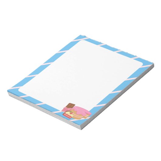 Kawaii-Kuchen auf einem Strickhintergrund-Notepad Notizblock (Rotiert)