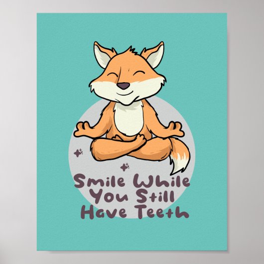 Kawaii lustiger Fuchs lächeln und Yoga-Posen mache Poster (Vorne)