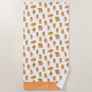 Kawaii-Muster aus lustigen Karotten Strandtuch
