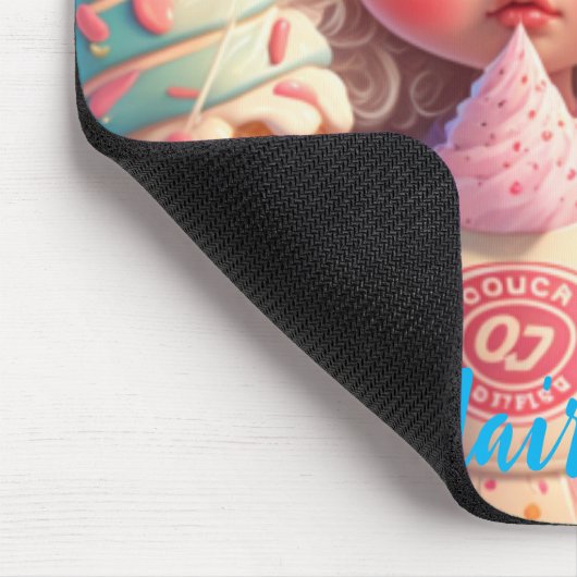 Kawaii niedliches Mädchen mit Eis Mousepad (Ecke)