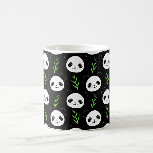 Kawaii Panda Muster Bamboo in Schwarz-weiß grün Kaffeetasse (Mittel)