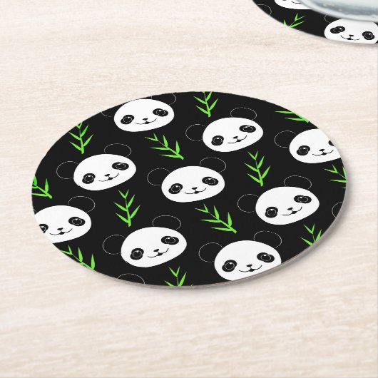 Kawaii Panda Muster Bamboo in Schwarz-weiß grün Runder Pappuntersetzer (Angewinkelt)