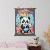 Kawaii Panda Pajama Party Cosy Sleepover Ästhetik Wandteppich Mit Holzrahmen (Schlafzimmer)