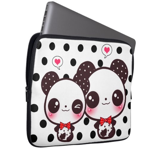 Kawaii Pandas auf schwarzen Tupfen Laptopschutzhülle (Vorne Rechts)