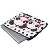 Kawaii Pandas auf schwarzen Tupfen Laptopschutzhülle (Vorne Knopf)