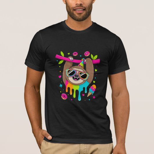 Kawaii Party Sloth with Donuts T-Shirt (Vorderseite)