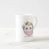 Kawaii Peach Cat in Lavender Teacup Tasse (Vorderseite Rechts)