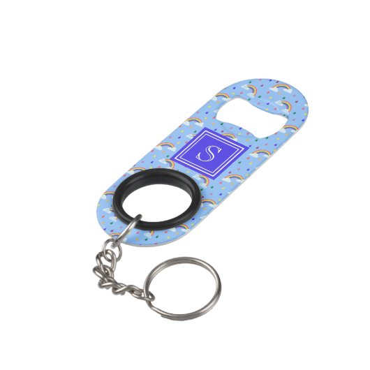 Kawaii Rainbow Clouds Personalisiert Monogram Mini Flaschenöffner (Rückseite Schrägansicht)