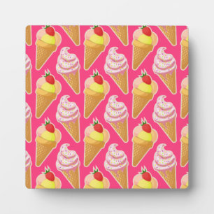 Kawaii-rosa Muster mit Erdbeereis Fotoplatte