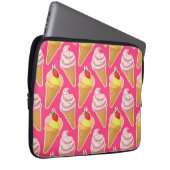 Kawaii-rosa Muster mit Erdbeereis Laptopschutzhülle (Vorne Rechts)