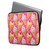 Kawaii-rosa Muster mit Erdbeereis Laptopschutzhülle (Vorderseite Links)