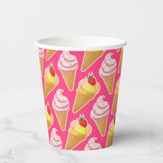 Kawaii-rosa Muster mit Erdbeereis Pappbecher (Vorderseite)