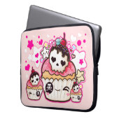Kawaii Schädelkuchen mit Sternen und Herzen Laptopschutzhülle (Vorderseite Links)