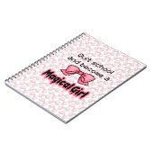 kawaii verlassene Schule stehen einem magischen Notizblock (Linke Seite)