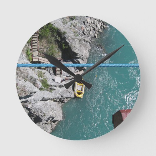 Kawarau Bridge Bungy POV, Queenstown, Neuseeland Runde Wanduhr (Vorderseite)