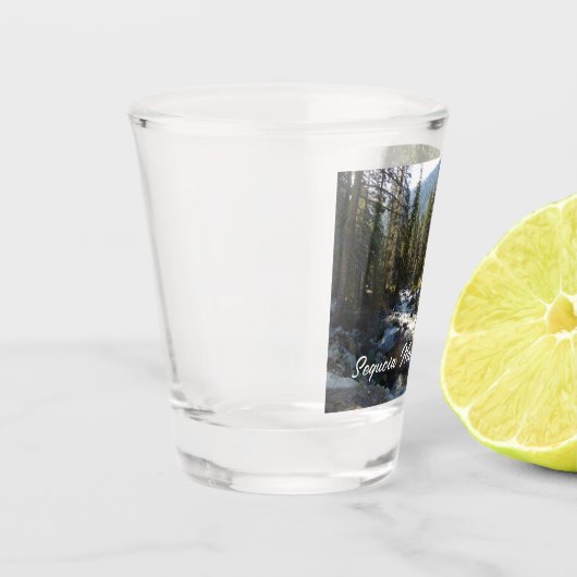 Kaweah River im Sequoia-Nationalpark Schnapsglas (Links)