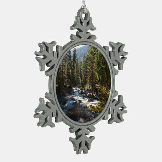 Kaweah River im Sequoia-Nationalpark Schneeflocken Zinn-Ornament (Links)