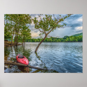 Kayak schwimmend am Tischtennissee Poster