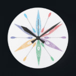 Kayak Time Runde Wanduhr<br><div class="desc">Kayak Time farbenfrohe Uhr. Es ist immer Kajak Zeit mit diesen fröhlichen Kajaks bilden den Hintergrund für diese bunte Uhr Gesicht.</div>