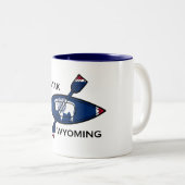 Kayak Wyoming Flag Zweifarbige Tasse (VorderseiteRechts)
