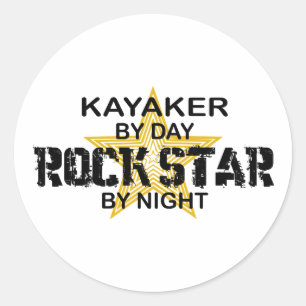 Kayaker-Rockstar bis zum Nacht Runder Aufkleber