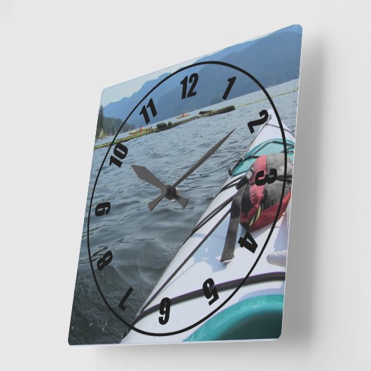 Kayaking auf dem Ozean Quadratische Wanduhr (Winkel)