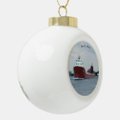 Kaye E. Barker Ball oder Schneeflocke Keramik Kugel-Ornament (Links)