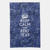 Keep Calm Your Text on Blue Digital Tarnung Küchentuch (Vertikal)