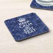 Keep Calm Your Text on Blue Digital Tarnung Untersetzer (Linke Seite)