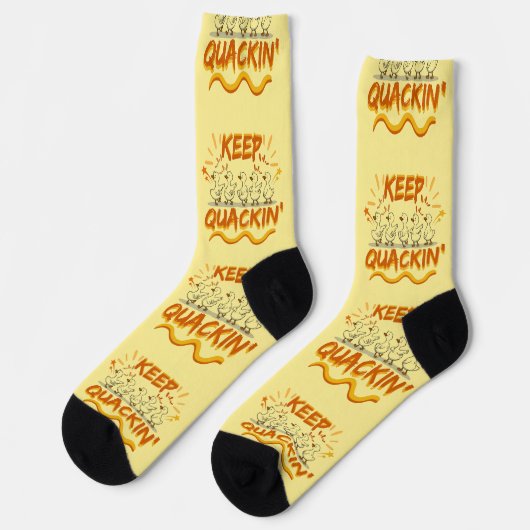 Keep Quackin' (Dancing) Funny Duck Pun Socken (Linkes Detail)