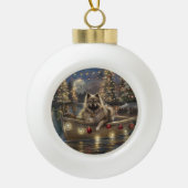 Keeshond Christmas Festive Voyage Keramik Kugel-Ornament (Vorderseite)