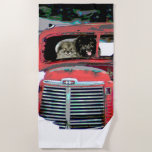 Keeshond Christmas Old Truck Malerei Hund Art Strandtuch<br><div class="desc">Keeshond Weihnachten Alte Lkw Hundeportrait, Originalgemälde. Wir sind auf niedliche und lustige Originalkunst spezialisiert, die wir für Sie selbst oder als Geschenk für Ihre Keeshond-Freunde kaufen können. Seien Sie kreativ - klicken Sie auf KENNEN, um Text hinzuzufügen/zu entfernen/zu ändern, das Bild zu verändern, Farben zu ändern oder alles andere, was...</div>