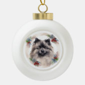 Keeshond Christmas Wreath Festivals Keramik Kugel-Ornament (Vorderseite)