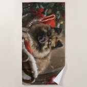 keeshond Dog Christmas Festive Strandtuch (Vorderseite)